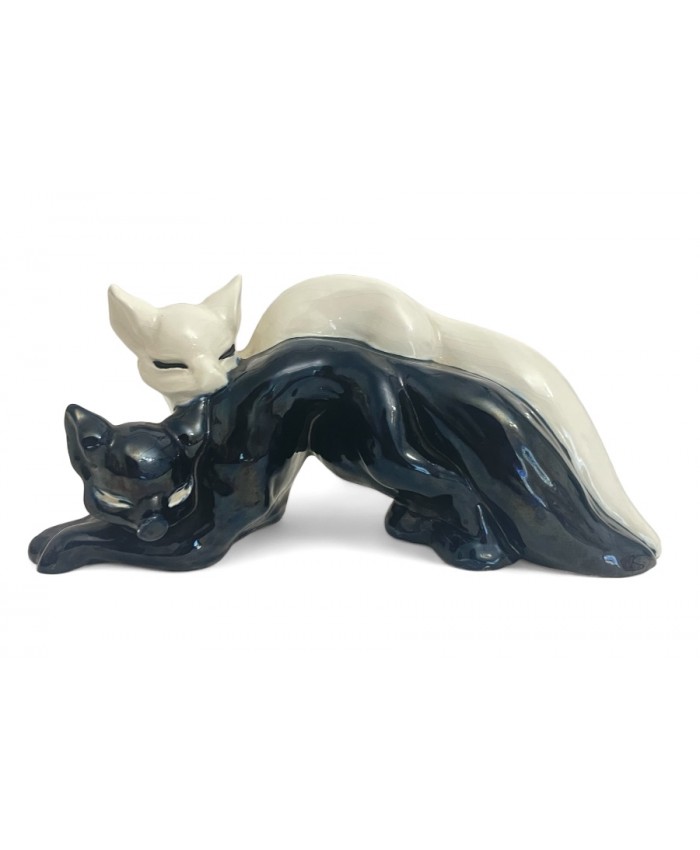 Plastika páru lišek